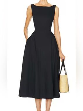 Stretch Cotton Sateen Midi Dress in Black
HELSA